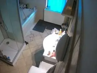 Voyeurcam-julmodels-bath-2nd-2  live sex cam