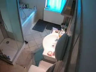 Voyeurcam-julmodels-bath-2nd-2  live sex cam