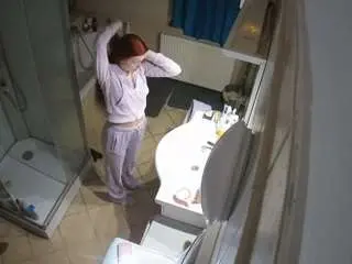 Voyeurcam-julmodels-bath-2nd-2  live sex cam