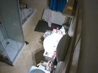 Voyeurcam-julmodels-bath-2nd-2  live sex cam