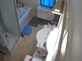 Voyeurcam-julmodels-bath-2nd-2  live sex cam