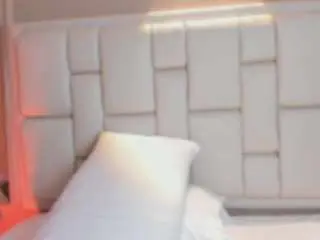 Avymilton  live sex cam