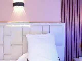 Avymilton  live sex cam