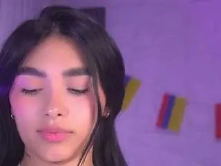 Kaillyn-r  live sex cam