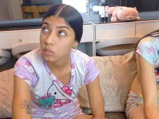 Strawberrymia68  live sex cam