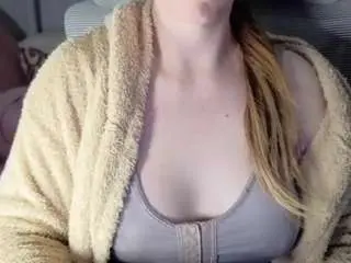 Bigcreamyass  live sex cam