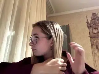 Cicelycapdeville  live sex cam