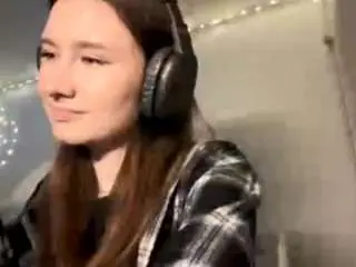 Laurynvial  live sex cam