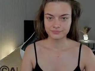 Mili-lorans  live sex cam