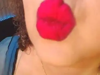 Yourbustykatty  live sex cam