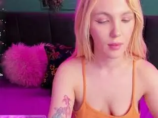 Fluffymonica  live sex cam