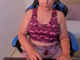 Izaro-22  live sex cam