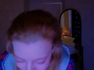 Michelle-blond  live sex cam