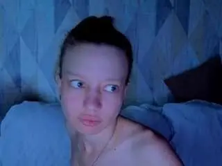 Michelle-blond  live sex cam