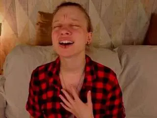 Michelle-blond  live sex cam
