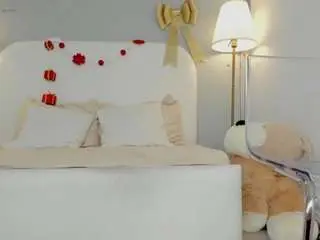 Denniseboobs  live sex cam