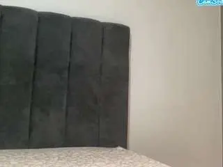Hotmelelo  live sex cam
