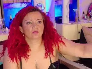 Lilybigass  live sex cam