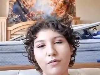Lindsaycumms  live sex cam