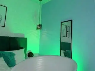 Ninna-curly  live sex cam