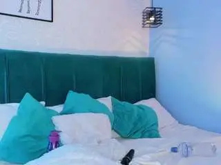 Ninna-curly  live sex cam