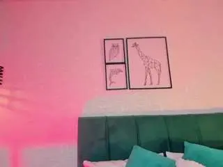 Ninna-curly  live sex cam