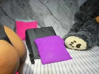 Niyirey  live sex cam