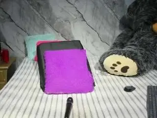 Niyirey  live sex cam