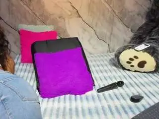 Niyirey  live sex cam