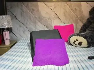 Niyirey  live sex cam