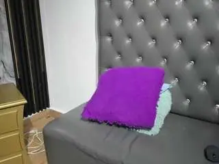 Niyirey  live sex cam