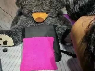 Niyirey  live sex cam