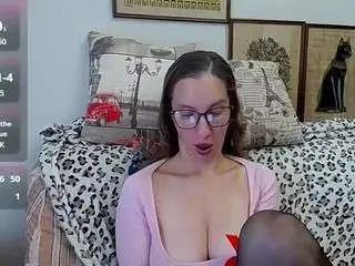 Squirtyeleanor  live sex cam