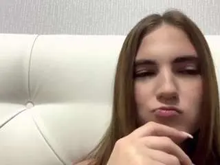 Elaynelovich  live sex cam