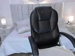 Martina-evan  live sex cam