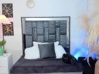 Martina-evan  live sex cam