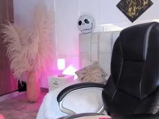 Martina-evan  live sex cam