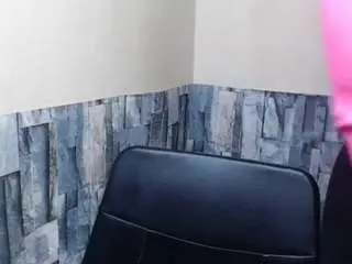 Redbonelolly  live sex cam