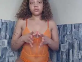 Redbonelolly  live sex cam
