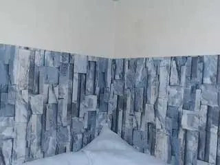 Redbonelolly  live sex cam