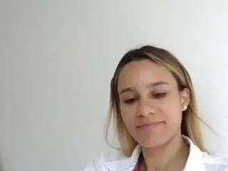 Kelayabrunette  live sex cam