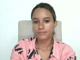 Kelayabrunette  live sex cam