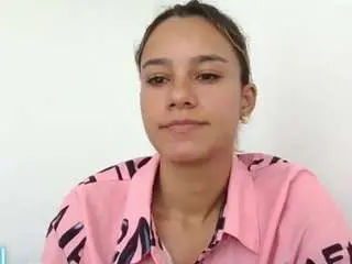 Kelayabrunette  live sex cam