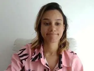 Kelayabrunette  live sex cam