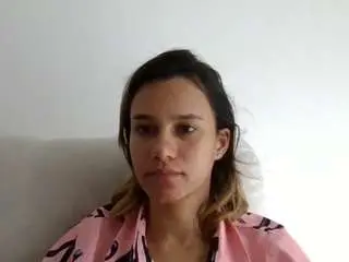 Kelayabrunette  live sex cam