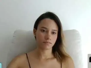 Kelayabrunette  live sex cam