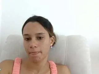 Kelayabrunette  live sex cam