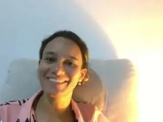 Kelayabrunette  live sex cam