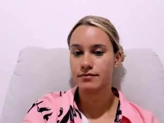 Kelayabrunette  live sex cam