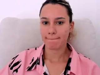 Kelayabrunette  live sex cam